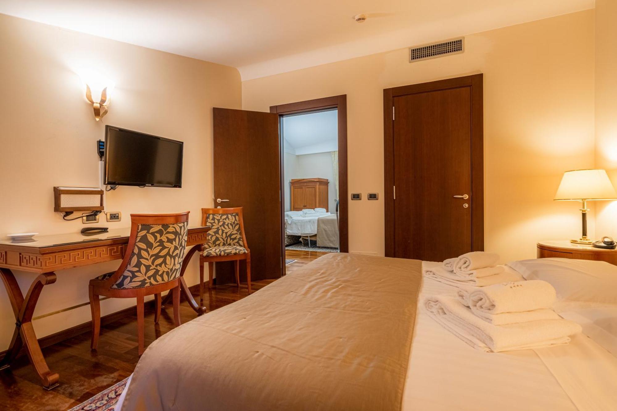 Hotel Cala Del Porto Vibo Valentia Marina Esterno foto