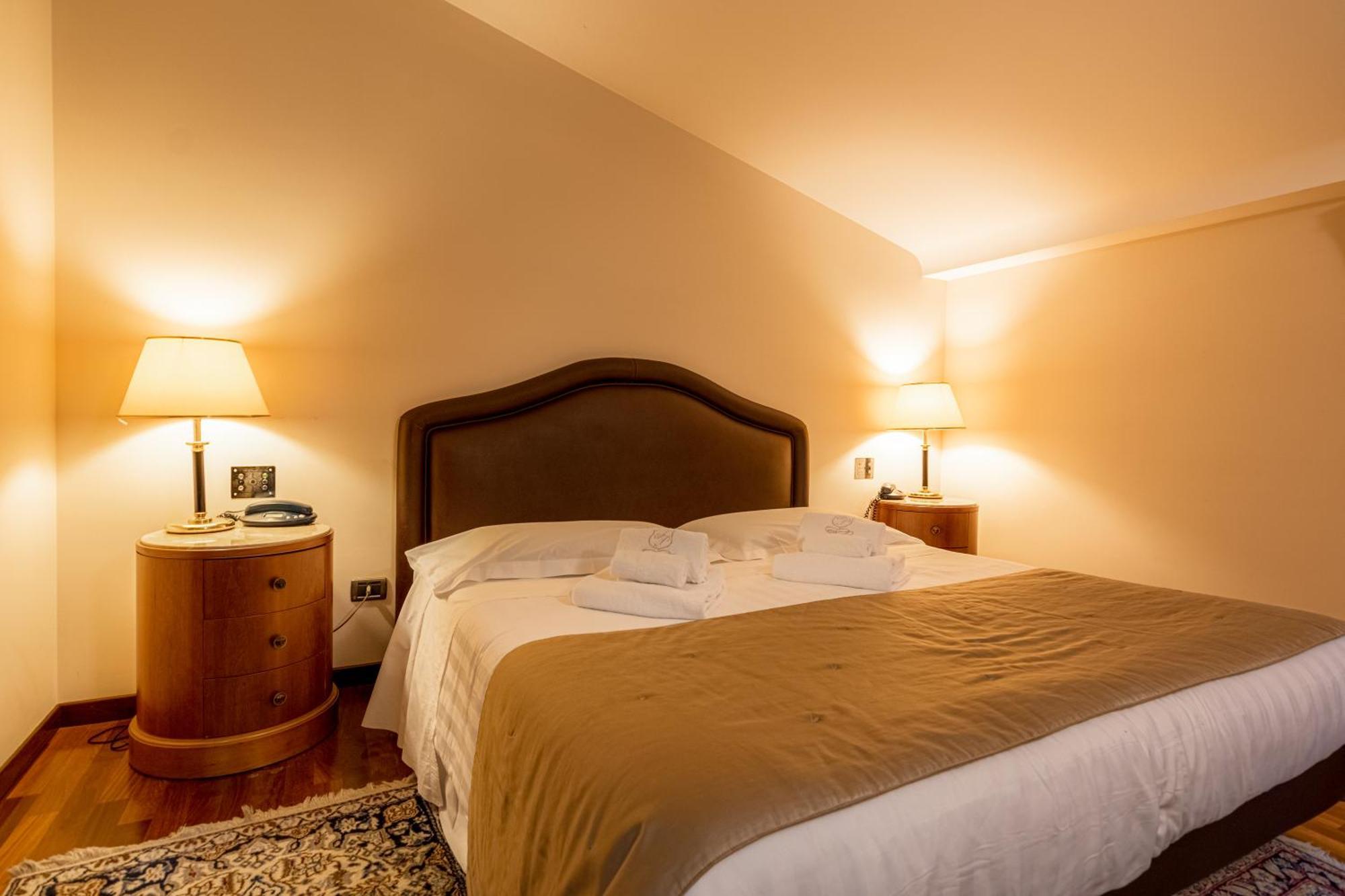 Hotel Cala Del Porto Vibo Valentia Marina Esterno foto