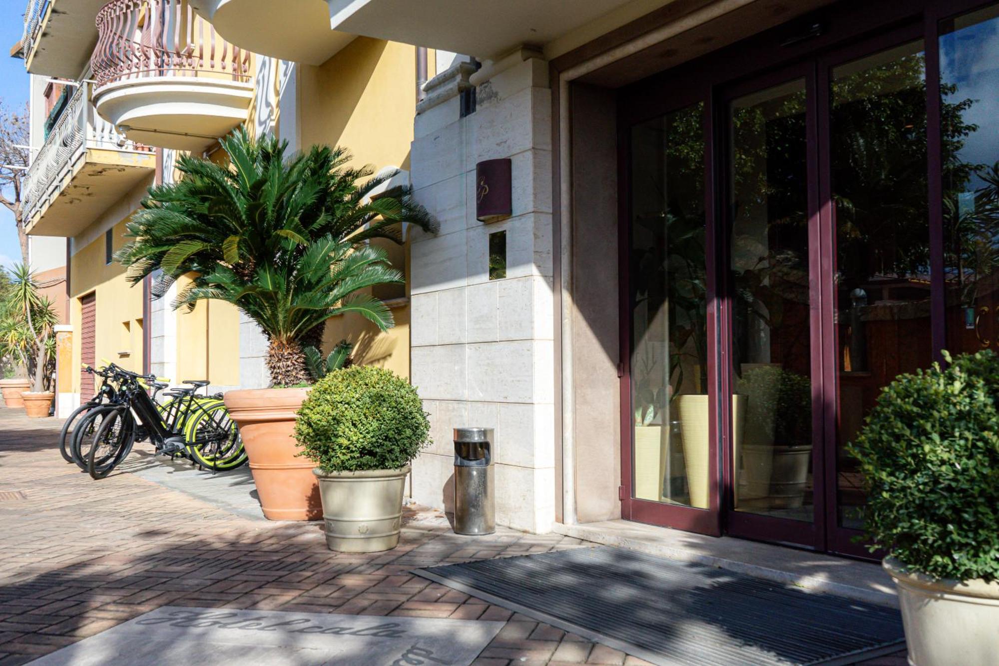 Hotel Cala Del Porto Vibo Valentia Marina Esterno foto