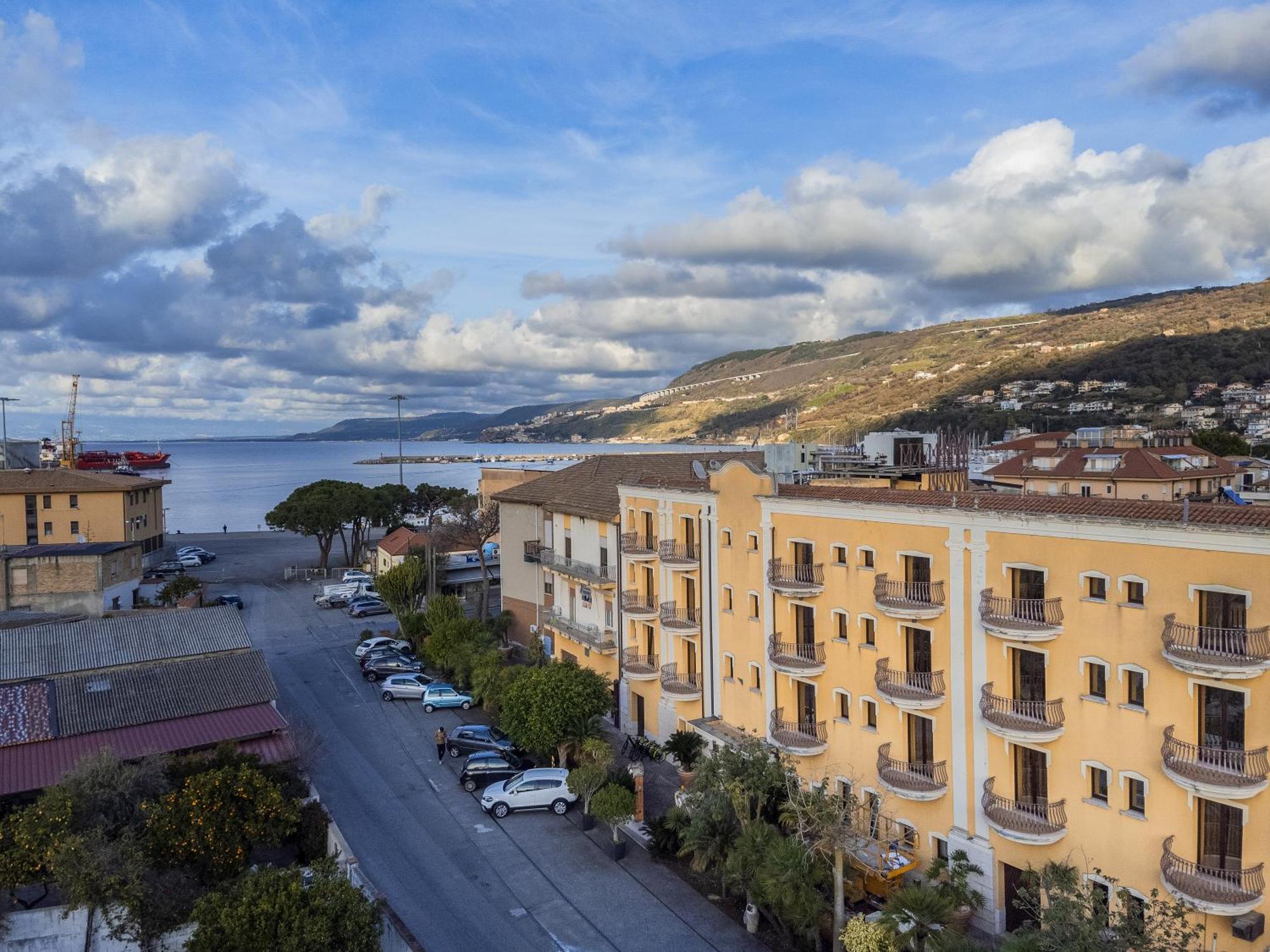 Hotel Cala Del Porto Vibo Valentia Marina Esterno foto