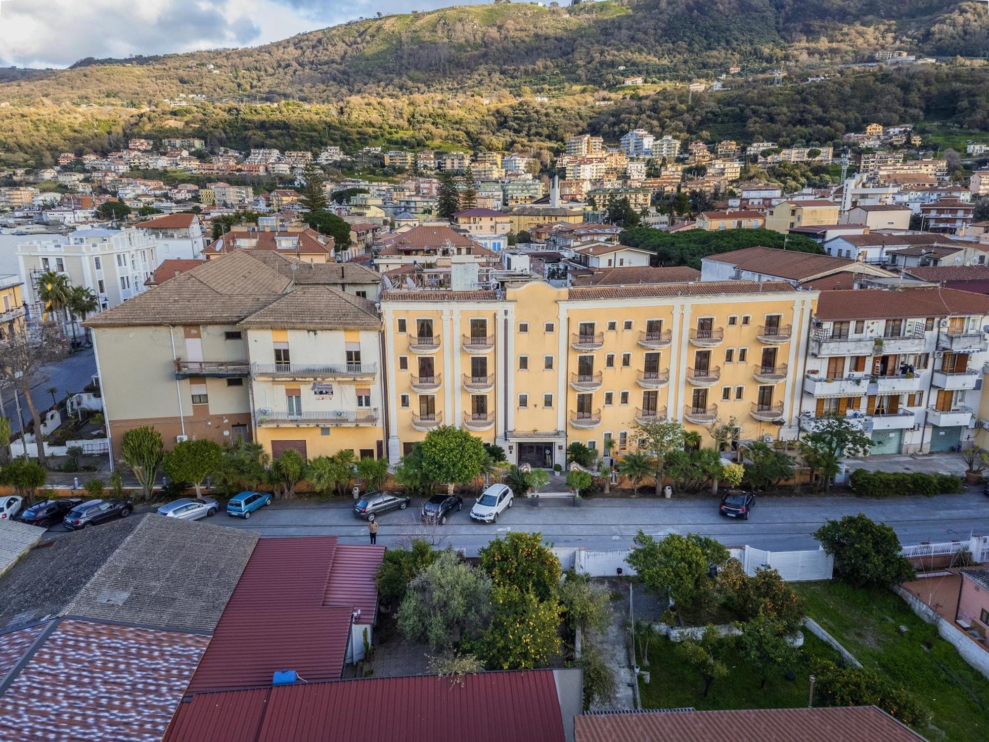 Hotel Cala Del Porto Vibo Valentia Marina Esterno foto